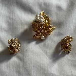 Gold Leaf Pearl Accent Brooch and Earring Set - Elegant Women’s Jewelry